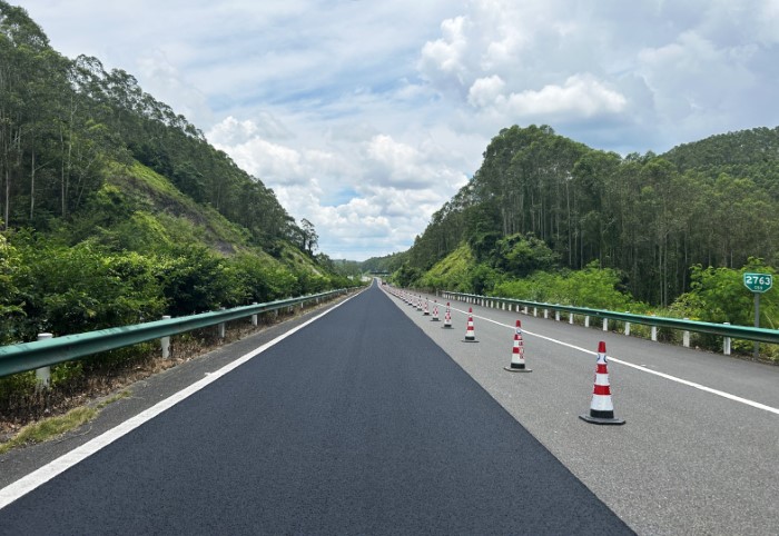 廣西玉鐵路拌和型精細(xì)抗滑保護層1 (大) (自定義)